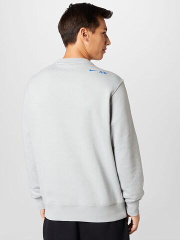 Nike Sportswear Sweatshirt in Grey