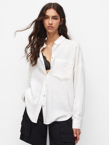 Chemisier Pull&Bear en blanc : devant