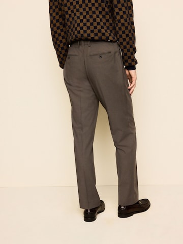 Next Slimfit Pantalon in Bruin