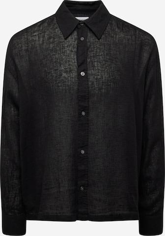 Coupe regular Chemise WEEKDAY en noir : devant