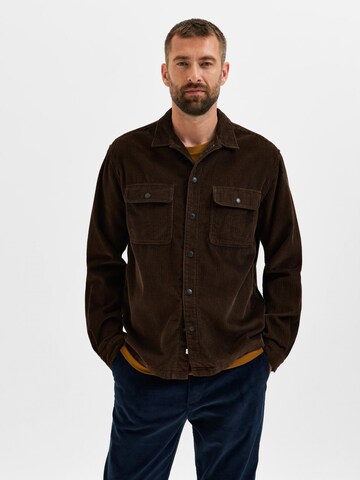 SELECTED HOMME Comfort fit Overhemd in Bruin: voorkant