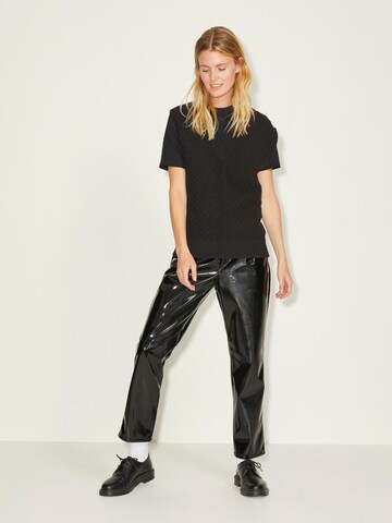 JJXX Regular Pleat-Front Pants 'Catie' in Black