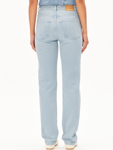 Regular Jean 'Carenaa' ARMEDANGELS en bleu