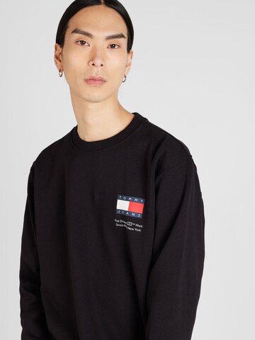 Tommy Jeans Sweatshirt 'Essential' in Black