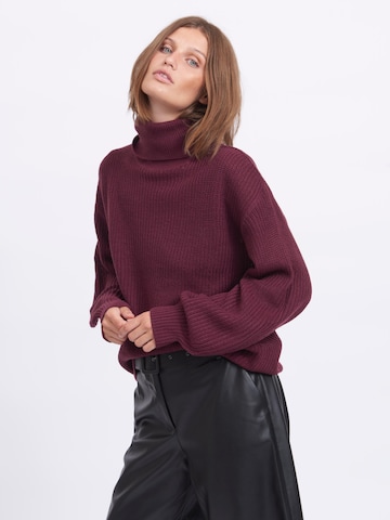 VILA Sweater in Purple: front