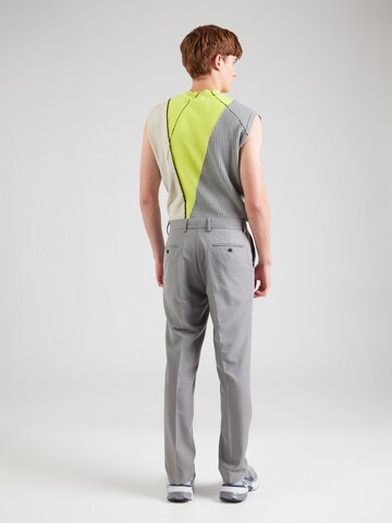 Slimfit Pantaloni con piega frontale di TOPMAN in grigio