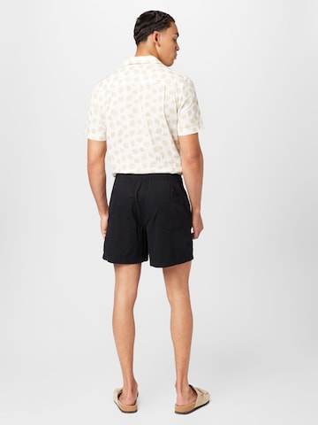 WEEKDAY Regular Shorts 'Alex' in Schwarz