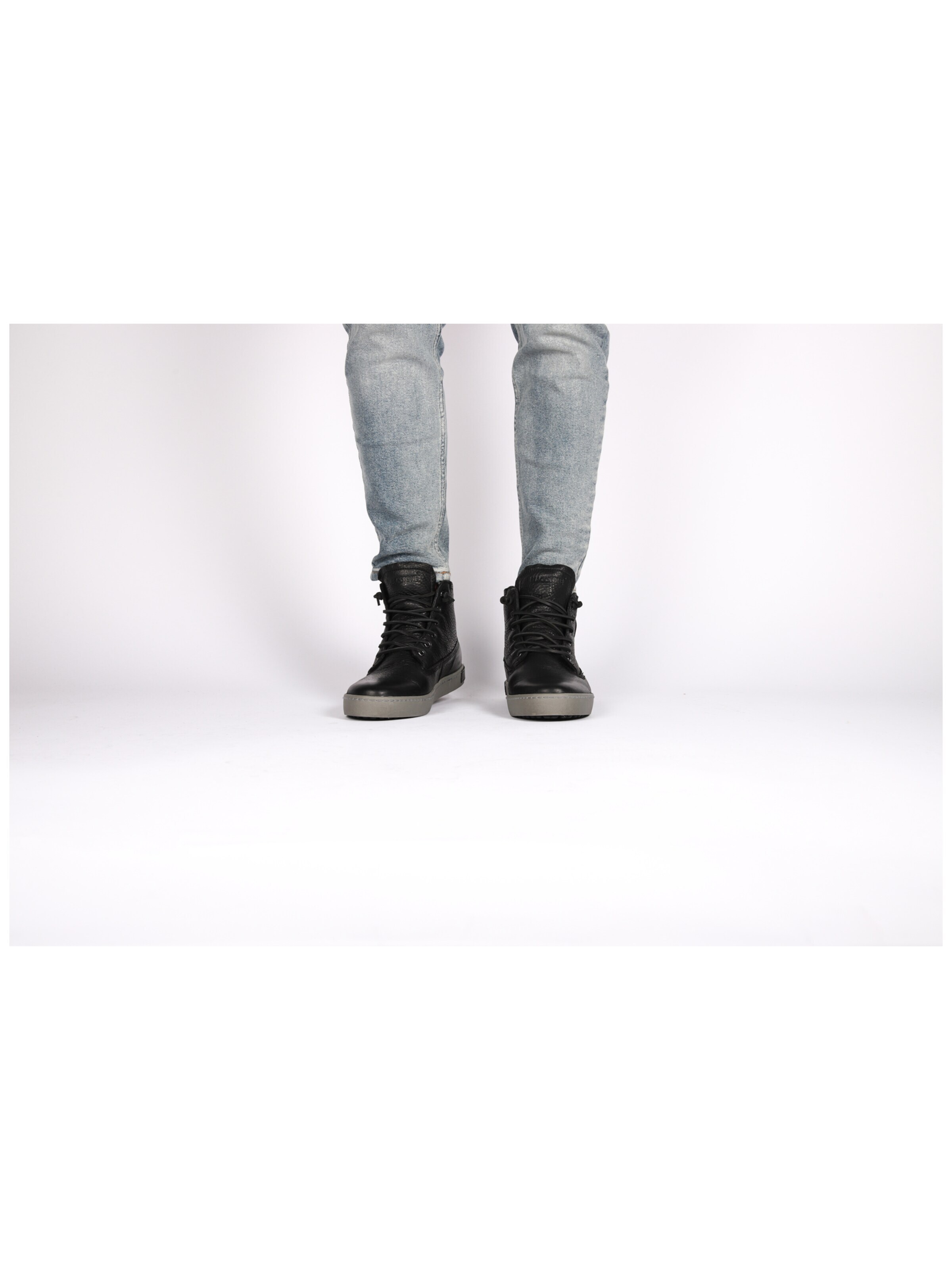 Sneaker alta 'ICON' di BLACKSTONE in nero