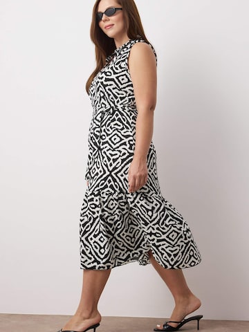 Trendyol Curve Kjole i sort