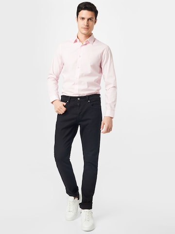 BURTON MENSWEAR LONDON Regular Fit Skjorte i pink