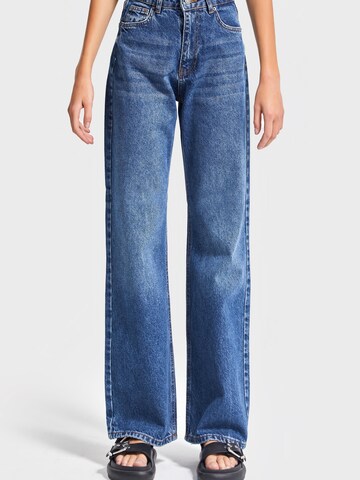 IT'S BASIC Regular Jeans 'EMMA Straight High Rise Jeans' in Blauw