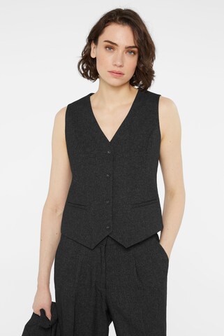 SENSES.THE LABEL Strickweste in Schwarz: Vorderseite