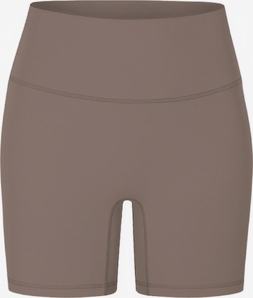 GOD SAVE QUEENS Leggings 'Second Skin Studio Biker Shorts' in Bruin: voorkant