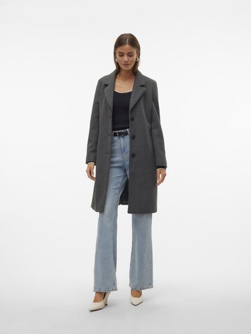 VERO MODA Tussenmantel 'VMFortuneSara' in Grijs