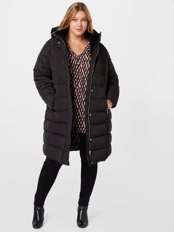 Manteau d’hiver 'Ines' ABOUT YOU Curvy en noir