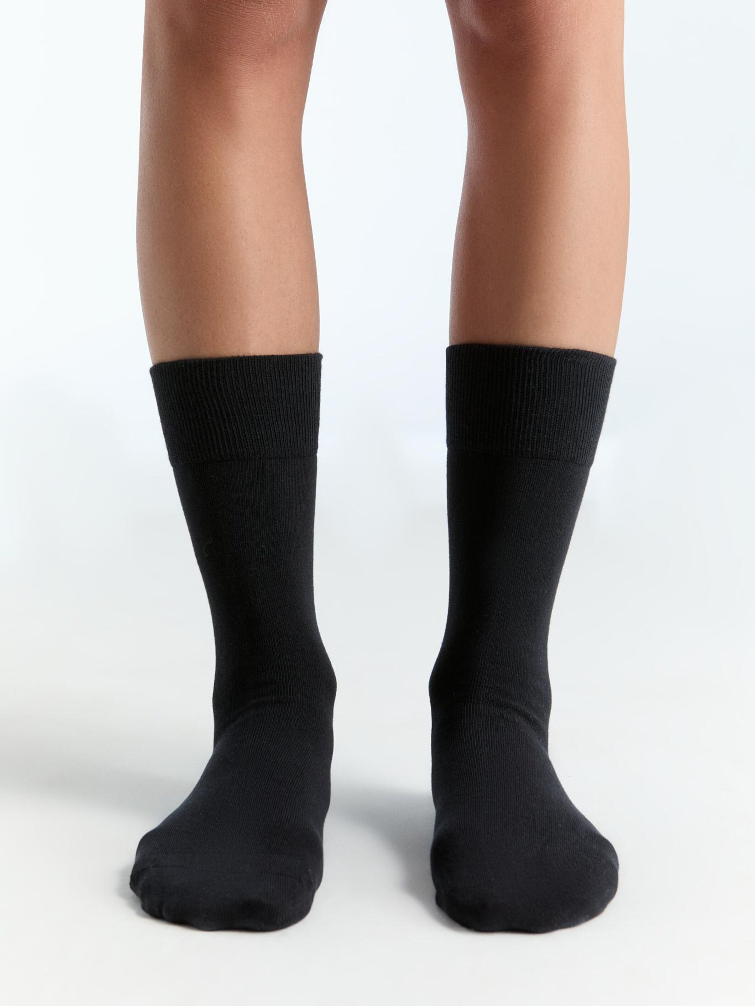 Albero Natur Socks 'Bio-Baumwoll-Socken mit längerem Bündchen - 4er Pack' in Black: front
