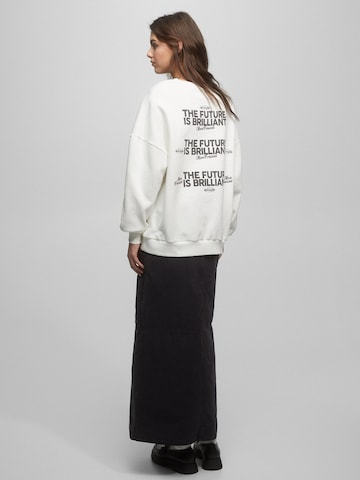 Sweat-shirt Pull&Bear en blanc