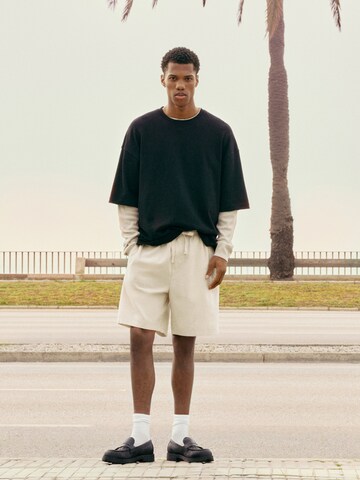 Pull&Bear Loose fit Trousers in White
