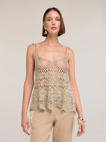 Pull-over MOTIVI en or : devant