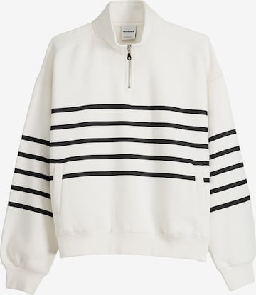 Sweat-shirt Bershka en blanc : devant