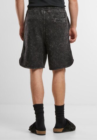 regular Pantaloni di Urban Classics in nero