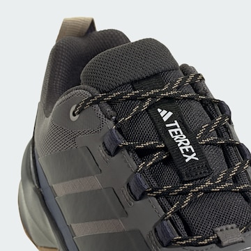 Chaussure basse 'Skychaser AX5' ADIDAS TERREX en gris
