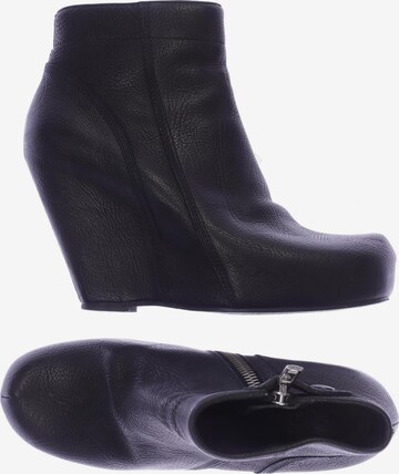 Rick Owens Dress Boots in 40 in Black: front