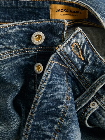 JACK & JONES Zwężany krój Jeansy 'JJIMIKE JJFOX' w kolorze niebieski