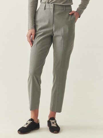 Regular Pantaloni de la TATUUM pe gri: față