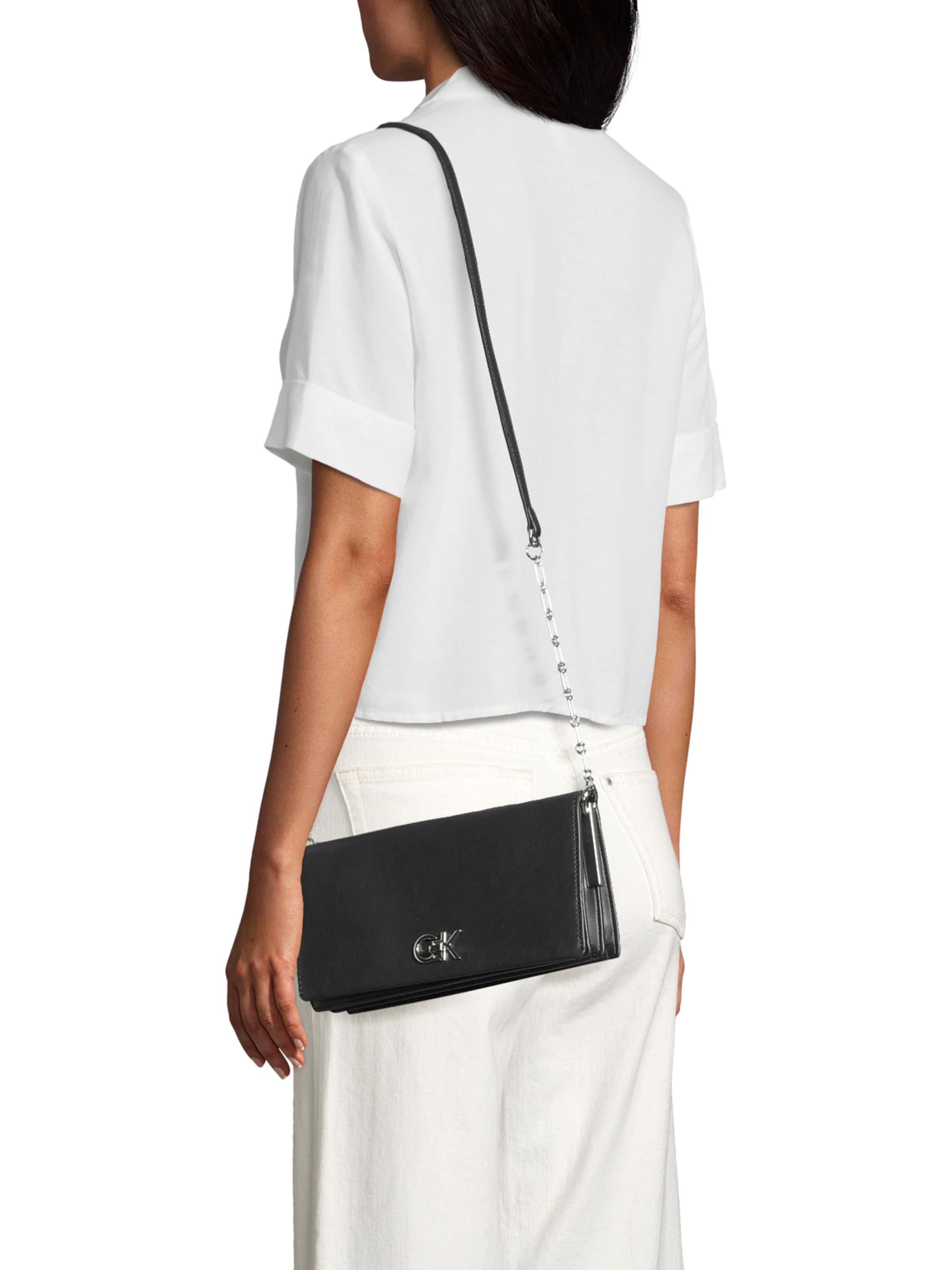 Calvin Klein Τσάντα ώμου σε μαύρο: μπροστά