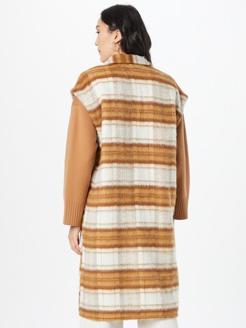 Noisy may Vest in Brown