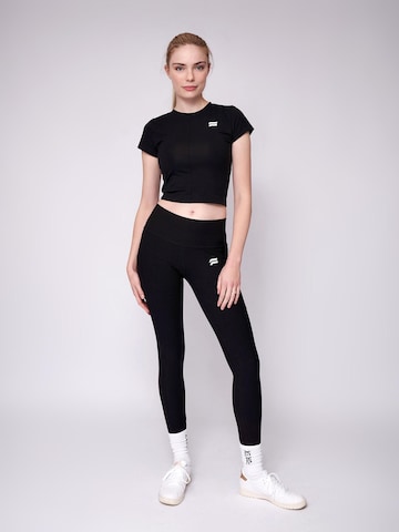 Fortex Fitness - Top deportivo 'Essential Crop Top' en negro