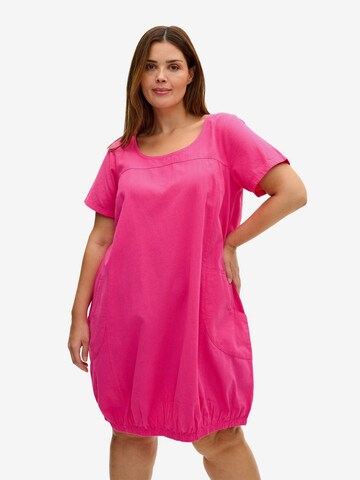 Robe 'JEASY' Zizzi en rose : devant