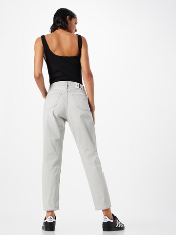 Calvin Klein Jeans Lużny krój Jeansy w kolorze biały