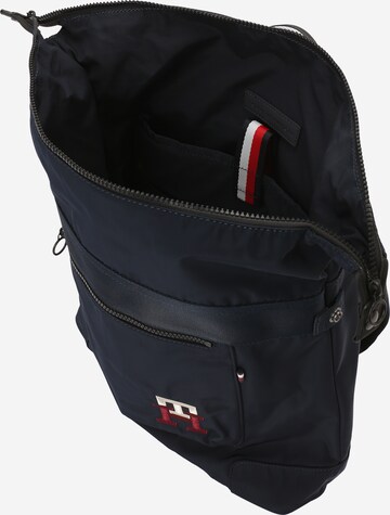 TOMMY HILFIGER Rucksack in Blau