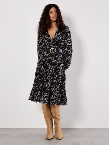 Apricot Dress ' ' in Black: front
