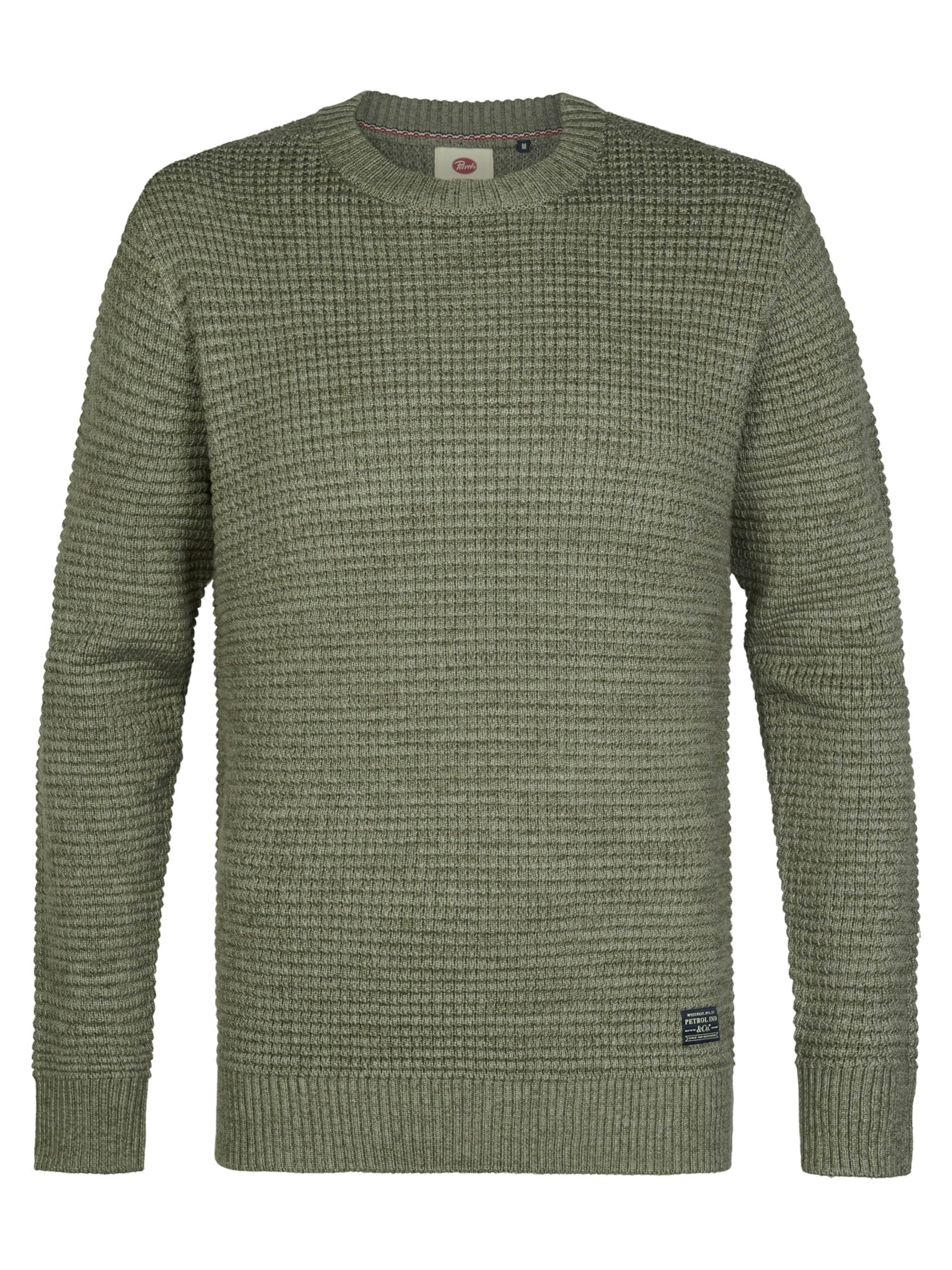 Pullover di Petrol Industries in verde: frontale