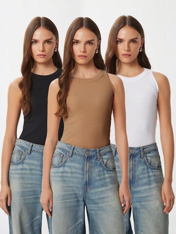 Hiccup Top in Brown: front