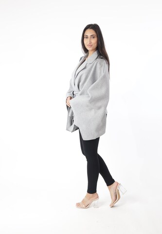 Cape Elara en gris