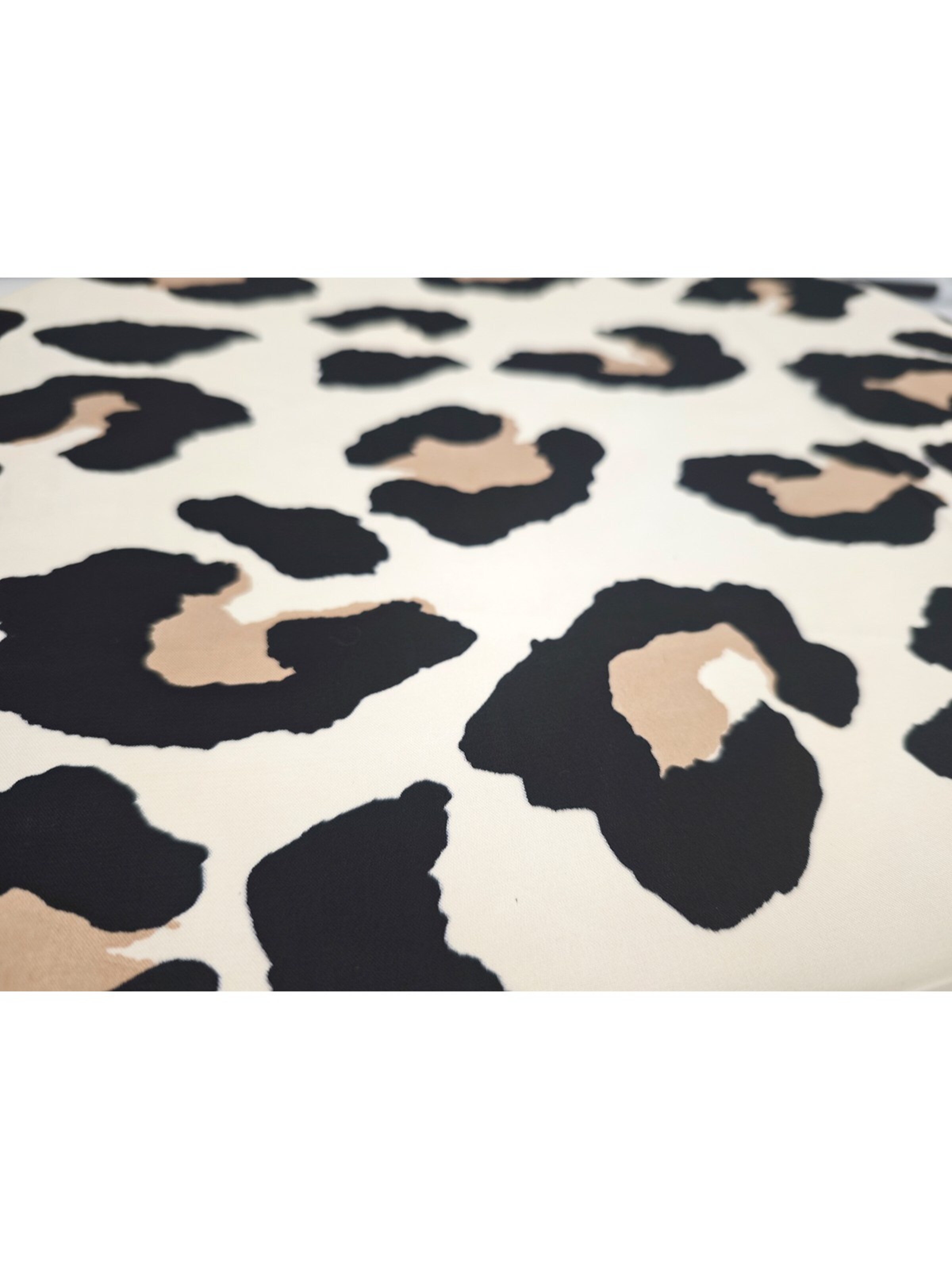 styleBREAKER Tuch 'Halstuch mit Leoparden Muster'‌‌‌‌‌‌ in Beige