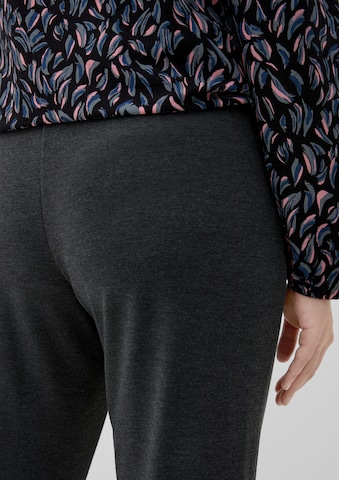TRIANGLE Regular Pants in Grey