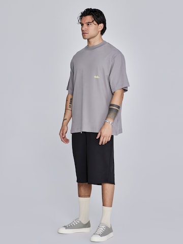 Maglietta di SikSilk in grigio
