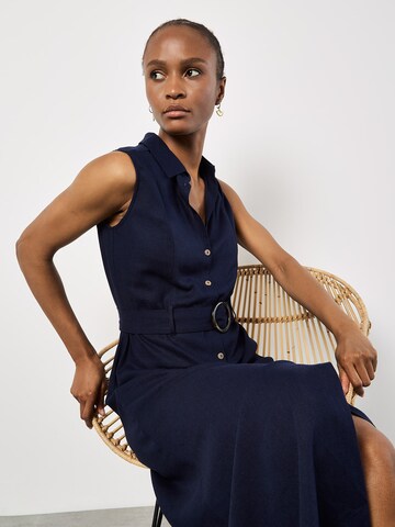 Apricot Kleid in Blau