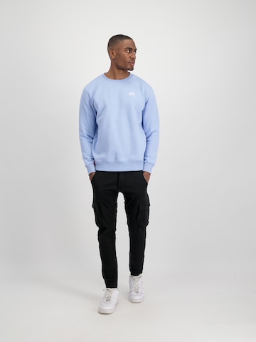 ALPHA INDUSTRIES Sweatshirt i blå