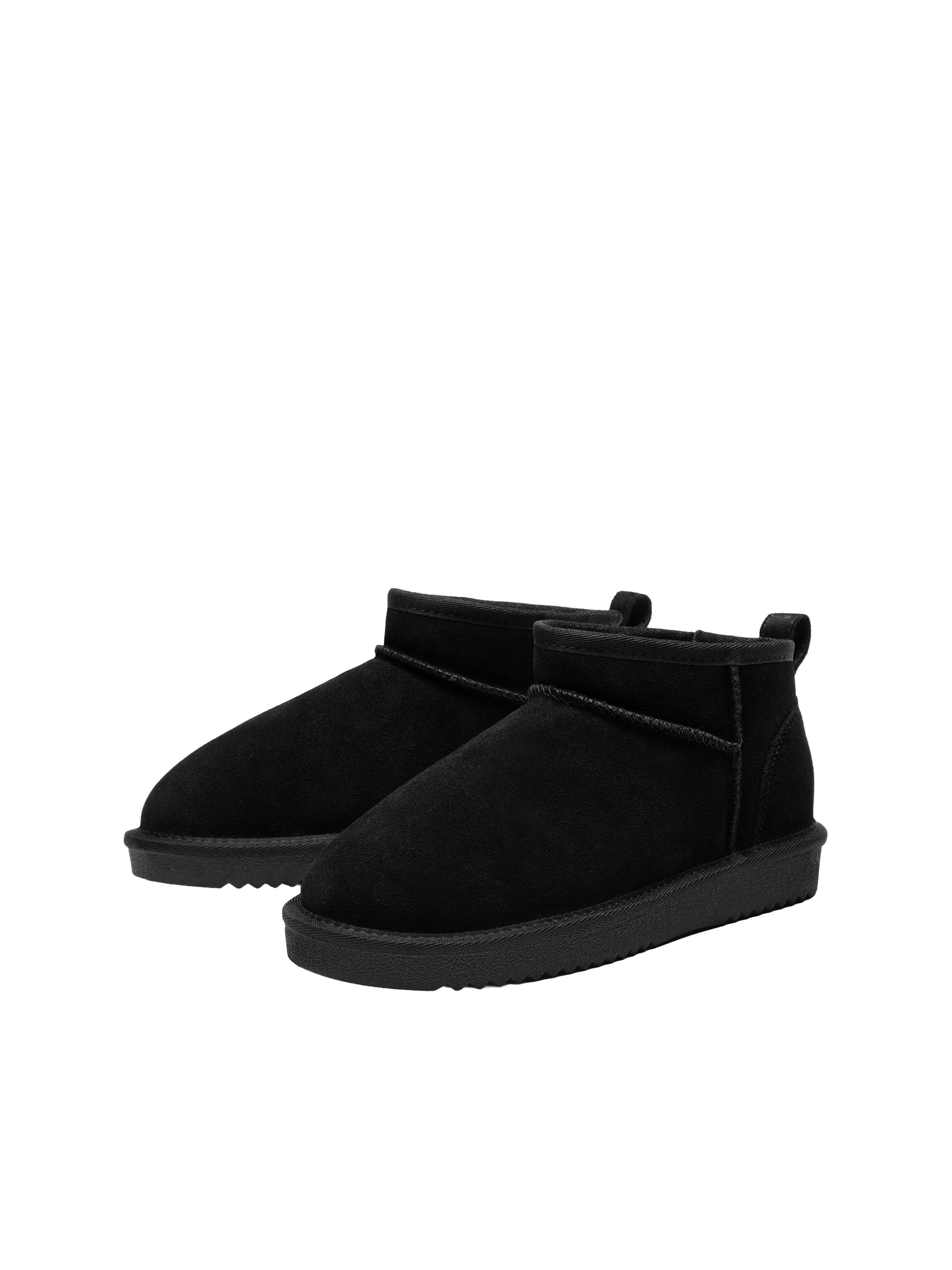 Dream Pairs Boots in Black: front