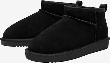 Dream Pairs Boots in Black: front
