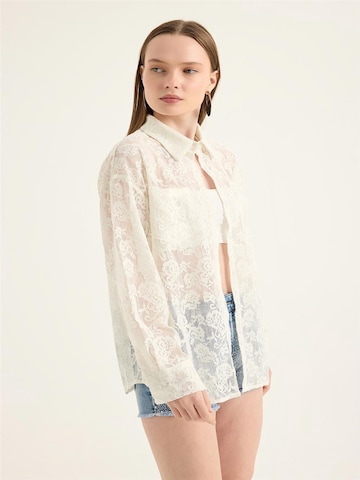 HOME STORE Halenka – bílá