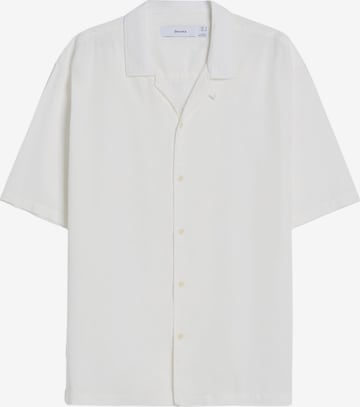 Bershka Button Up Shirt in White: front