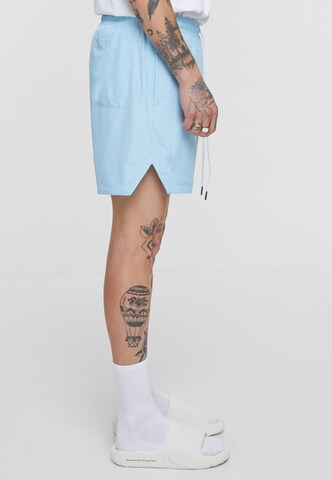 regular Pantaloni di Urban Classics in blu