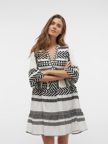 Robe 'Dicthe' VERO MODA en blanc : devant